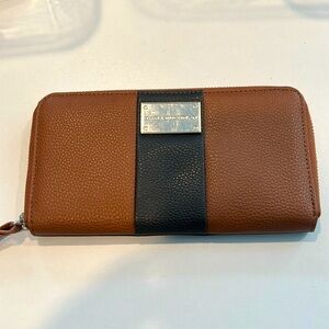 DANA BUCHMAN zip-a-round wallet. Excellent condition